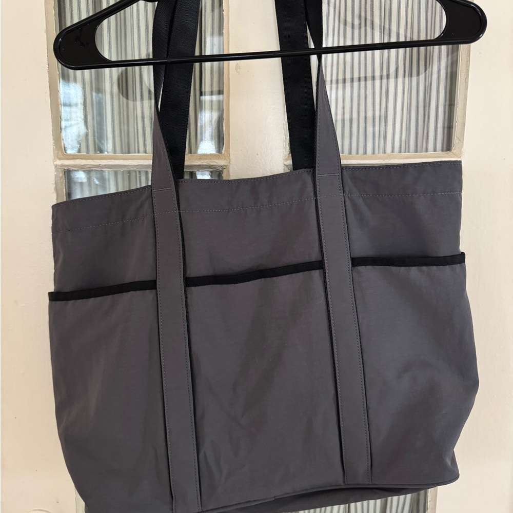 Lululemon Daily Multi-Pocket Tote Bag 20L